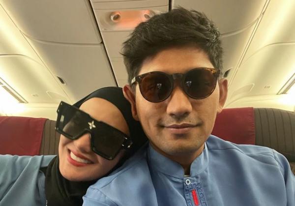 Ririn Ekawati dan Suami Ririn Ekawati, artis cantik jalani ramadan di luar negeri. (Foto: IG)