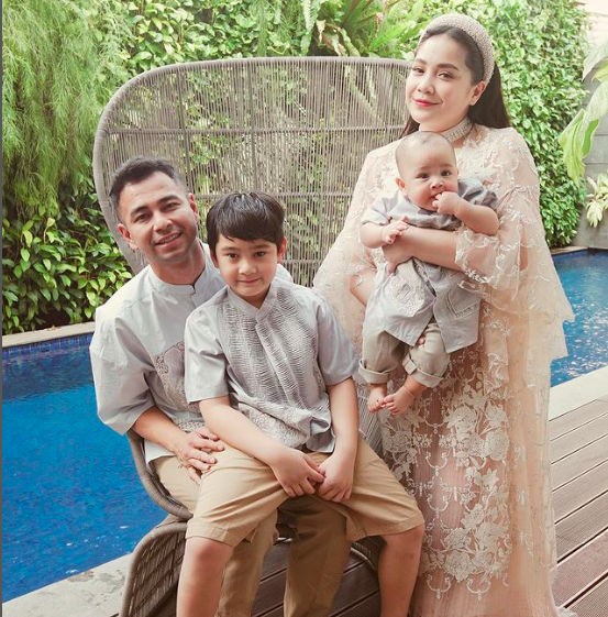 Potret Artis Lebaran bareng keluarga. (Foto: Instagram)
