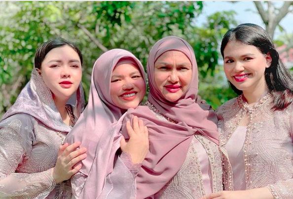 Artis Tidak Pulang Kampung. (Foto: Instagram)