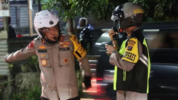 Momen Jenderal Bintang 2 Naik Heli Lihat Kemacetan, Langsung Turun Atur Lalu Lintas