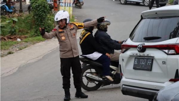 Momen Jenderal Bintang 2 Naik Heli Lihat Kemacetan, Langsung Turun Atur ...