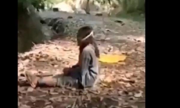 Perempuan Diculik DAT saat ditemukan terikat tali dan mulut disumpal kain. (Foto: iNews/Made Argawa)