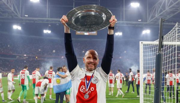 Erik ten Hag bawa Ajax Amsterdam juara Liga Belanda 2021/2022. (Foto: Twitter/@AFCAjax)