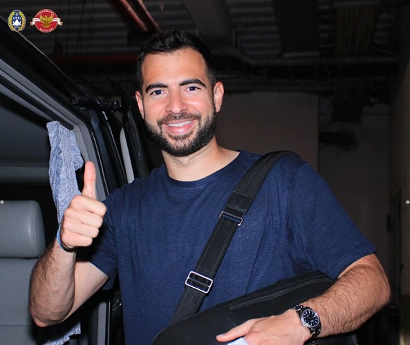 Jordi Amat tiba pada Indonesia, Sabtu (14/5/2022) malam. Kedatangan Jordi membuat netizen Indonesia heboh. (foto: PSSI).