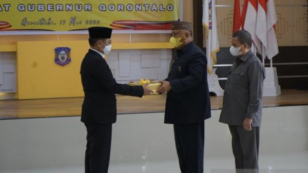 Jabatan Gubernur Gorontalo Resmi Diserahterimakan dari Rusli Habibie ke Hamka Hendra Noer