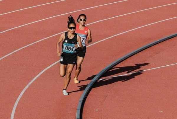 Odekta raih emas sea games Medali emas dipersembahkan nomor marathon putri. Emas tersebut dipersembahkan oleh Odekta Naibaho Elvina (depan) setelah berlari sejauh 5 Kilometer dalam delapan putaran. (foto: instagram/odekta_naibaho).