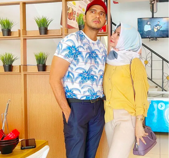 Artis Menikah dengan Manajer. (Foto: Instagram)
