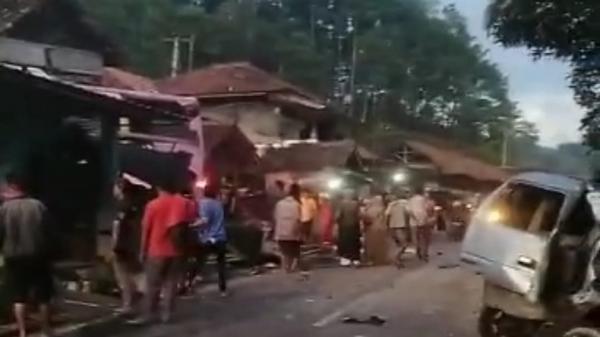 Total Korban Kecelakaan Bus PO Pandawa di Panjalu Ciamis 47 Orang
