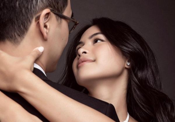 Maudy Ayunda tampil dengan dress warna putih. (Foto: IG)