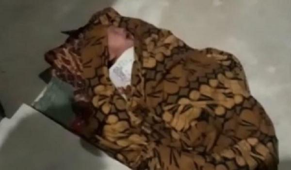 Bayi dibuang di Pangkalan Bun. (Foto: Ist)