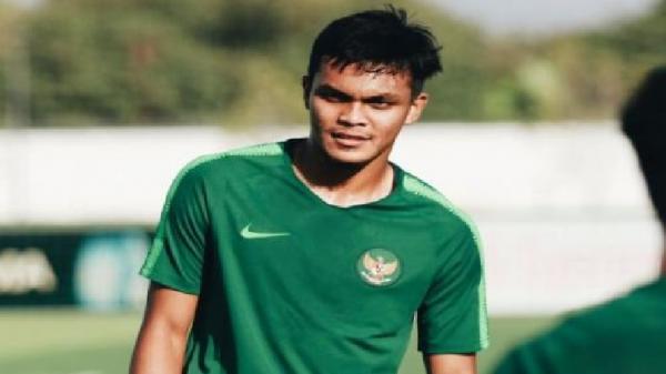 Rachmat Irianto latihan. (Foto: PSSI)