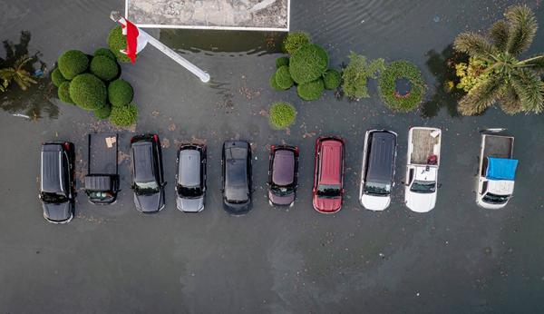 Kondisi Terkini Banjir Rob di Pelabuhan Tanjung Emas, Genangan Capai 1,5 Meter