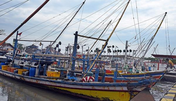 Peringatan Gelombang Tinggi 4-6 Meter, Nelayan Serang Tidak Melaut