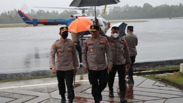Terbang Naik Helikopter ke Kobar, Kapolda Kalteng Pantau Debit Air dari Udara
