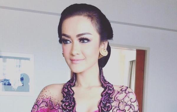 Artis Indonesia yang berhasil berperan jadi Nyi Roro Kidul. (Foto: IG)