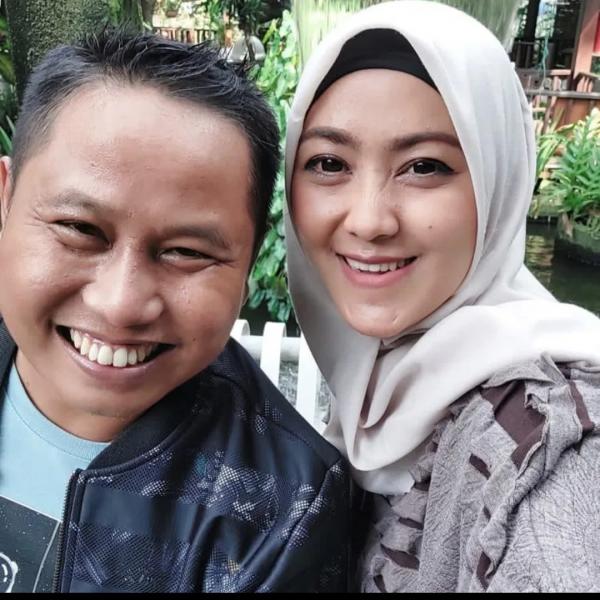 Artis Indonesia yang Menikahi Pramugari Cantik. (Foto: instagram)