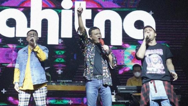 Chord Gitar dan Lirik Lagu Cantik Kahitna: Kisah Cinta Termanis
