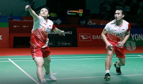 Rinov Rivaldy/Pitha Haningtyas Ganda campuran Indonesia Praveen Jordan/Melati Daeva Oktavianti takluk di tangan kompatriotnya Rinov Rivaldy/Pitha Haningtyas. (Foto: Twitter/@INABadminton)