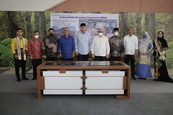 Gubernur Nova Resmikan Balai Meuseuraya Aceh dan Balee Keurukon Inong Aceh