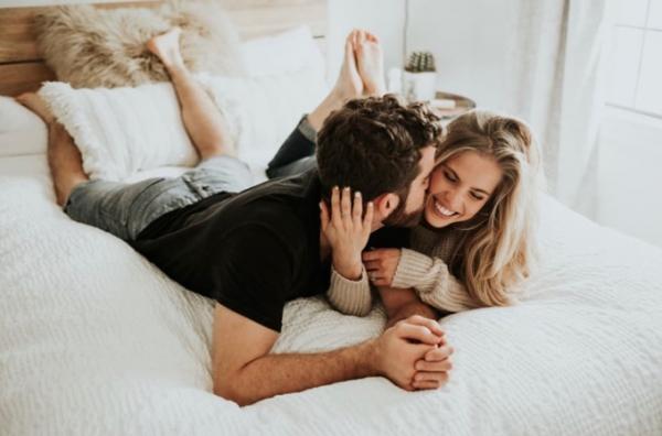 Mengenal Apa Itu Physical Touch Dalam Bahasa Cinta, Anda Salah Satunya?