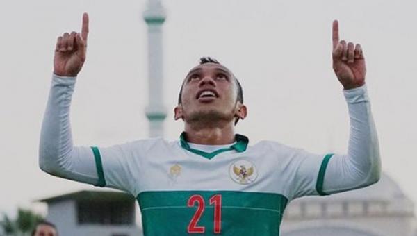 Irfan Jaya Timnas Indonesia kalah 0-1 dari Yordania pada laga kedua Grup A Kualifikasi Piala Asia 2023, Minggu (12/6/2022). Usai laga Irfan Jaya trending topic. (Foto: Instagram/irfanjayaij41)
