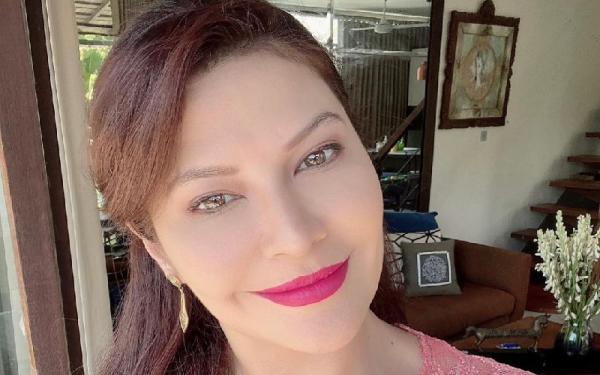 TAMARA BLESZYNSKI1 Artis Suka Makan di Warung Kaki Lima. (Foto: instagram)