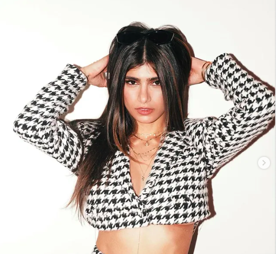 Screen Shot 2022 06 19 At 16 05 07 Bintang Film Dewasa Paling Terkenal di Indonesia. (foto: instagram)