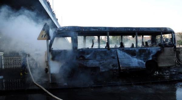 Roket Militan Hantam Bus Berisi Karyawan Industri Minyak, 10 Orang Tewas