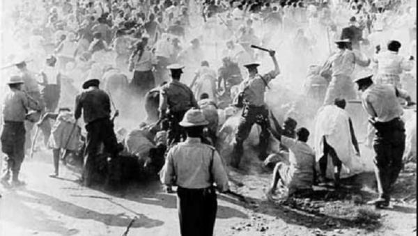 telesurenglish Pembantaian Sharpeville. (Foto: telesurenglish.net)