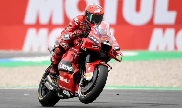 Francesco Bagnaia Hasil MotoGP Belanda 2022 telah diketahui, Minggu (26/6/2022) malam WIB. Pembalap Ducati Lenovo, Francesco Bagnaia juara. (Foto: Piroschka Van De Wouw)