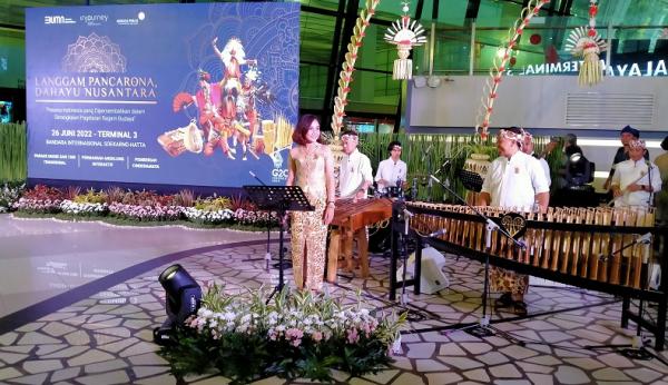 Parade Budaya Parade Budaya di Bandara Soekarno-Hatta. (Foto MPI).
