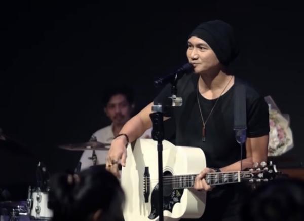 penyanyi sukses solo karier setelah keluar dari band, Anji. (Foto: IG)