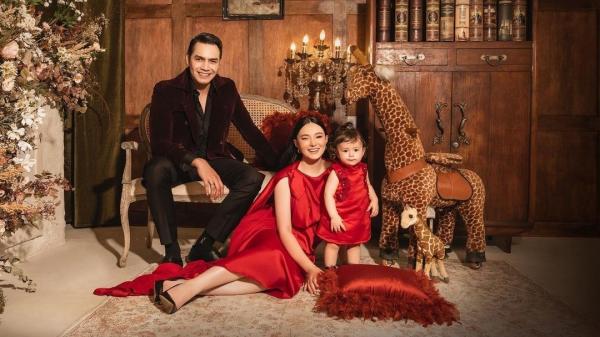 Keluarga Artis yang Hobi Pemotretan dengan Tema Kemewahan. (foto: instagram)