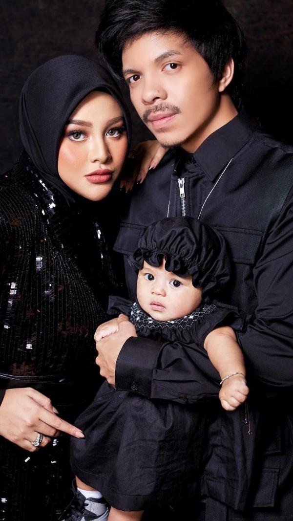 Keluarga Artis yang Hobi Pemotretan dengan Tema Kemewahan. (foto: instagram)