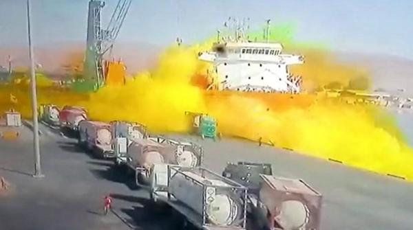 Tangki Gas Klorin Jatuh saat Diangkut di Pelabuhan, 12 Orang Tewas