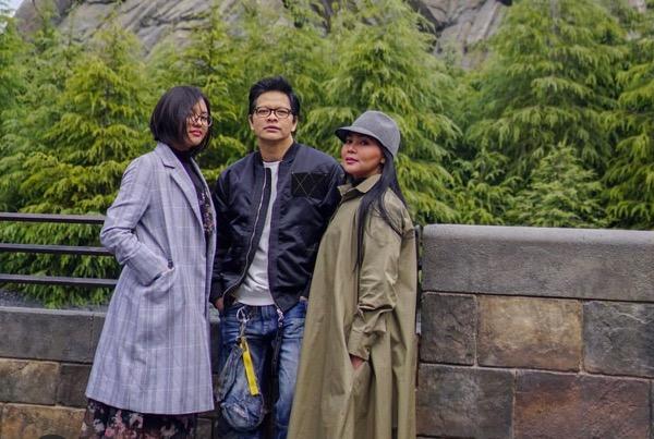 Nada Dewi Maulana bersama kedua orangtuanya. (Foto: IG)