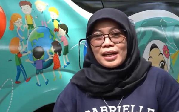 Delima Humaira sudah satu tahun jadi sopir ambulans. (Foto: iNewsTV/Iskandar Nasution)