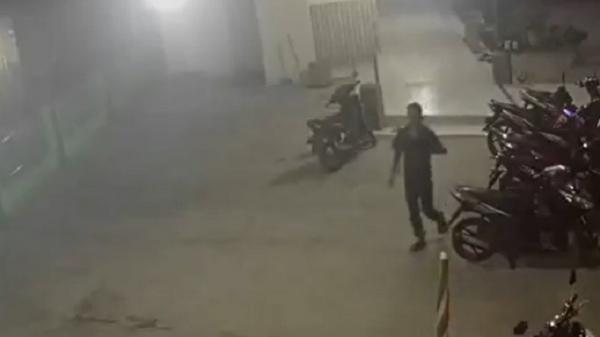 Aksi Pencurian Motor di Masjid Terekam CCTV