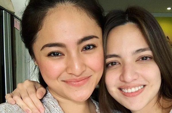 Artis berteman sejak kecil, Marshanda dan Nia Ramadhani. (Foto: IG)