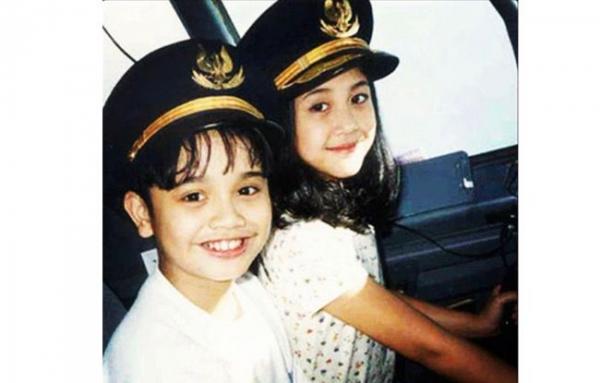 Sherina dan Derby Romero, artis berteman sejak kecil. (Foto: IG)