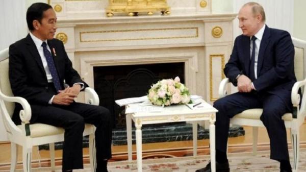 Gaya Putin Duduk Berdekatan Dengan Presiden Jokowi, Beda Saat Ketemu Macron