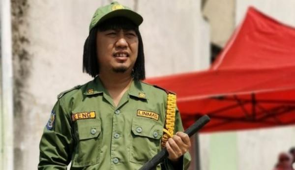 Artis Indonesia yang hampir tidak lepas dari rambut palsunya. (Foto: IG)