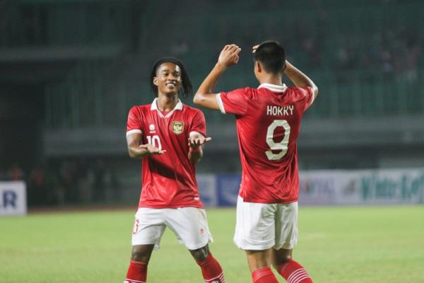 Indonesia Hokky Caraka Indonesia U-19 pesta gol 7-0 atas Brunei Darussalam U-19 dalam lanjutan fase Grup A Piala AFF U-19 2022. Hokky Caraka menjadi bintang dengan 4 golnya. (foto: MPI/Aldi).