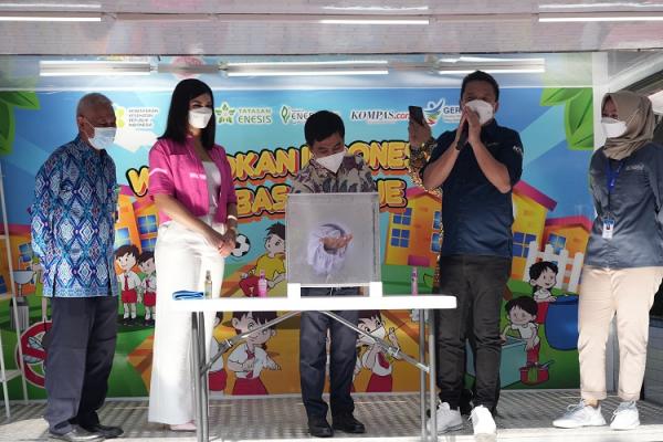 Seremonial pelepasan Mobil Edukasi. (Foto: dok Enesis)