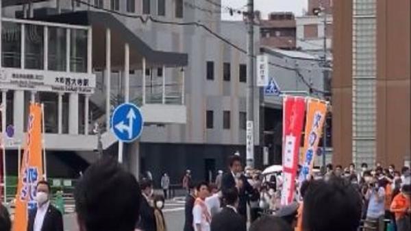 Foto terakhir mantan PM Jepang Shinzo Abe Mantan PM Jepang Shinzo Abe saat berpidato di Nara, Jumat (8/7/2022). (Foto: Twitter)