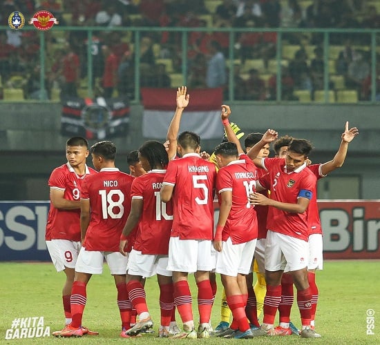 Timnas Indonesia U-19 Pelatih Indonesia U-19 Shin Tae-yong melakukan perubahan di laga melawan Filipina di Piala AFF U-19 2022 malam ini. Striker Hokky Caraka disimpan. (foto: PSSi).