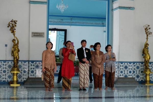 Putra Mahkota Keraton Kasunanan Surakarta Saksikan Grebeg Besar