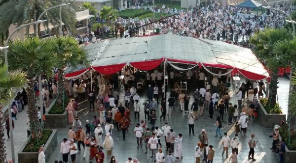 Suasana Salat Idul Adha di Masjid Istiqlal, Antrean Jemaah Mengular