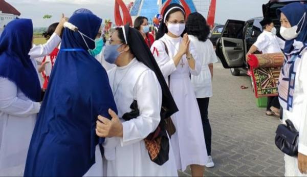 Potret Toleransi Beragama di Purwokerto, Suster Antar Ibu-ibu Muslim ke Lokasi Salat Idul Adha