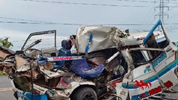 Kronologi Minibus Tabrak Truk Di Deliserdang Tewaskan 2 Orang, Sopir ...